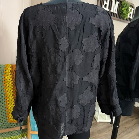 Karl Lagerfeld • Floral Black Lace Burnout Top - Picture 5 of 10